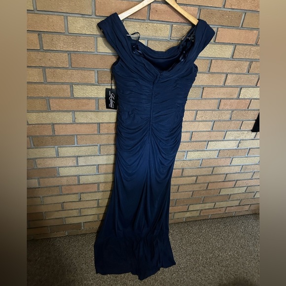 NWT La Femme Off Shoulder Column Mother of the Bride Ruched Navy Size 12 29541 - Picture 6 of 7